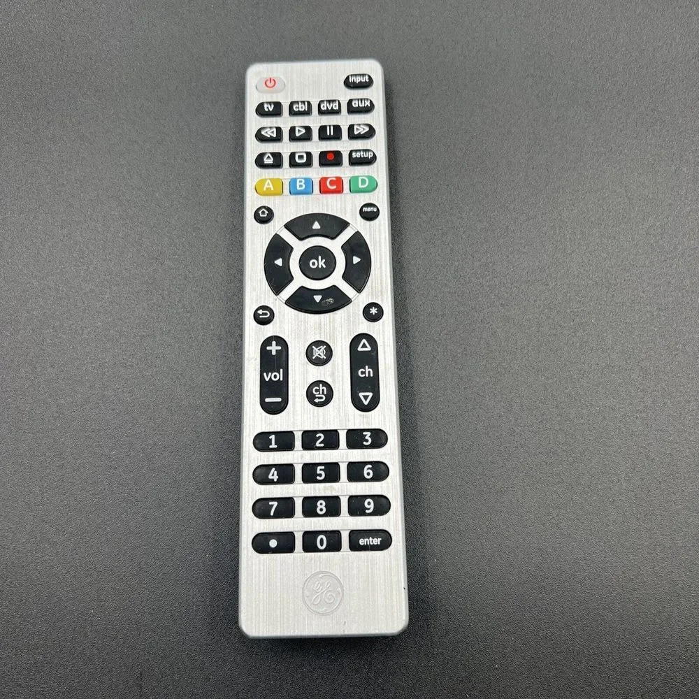 GE Universal Remote Control  33709‎ CL4 1735 Black and Silver Color